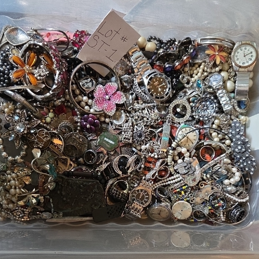 HUGE LOT SILVER TONE JUNK JEWELRY
